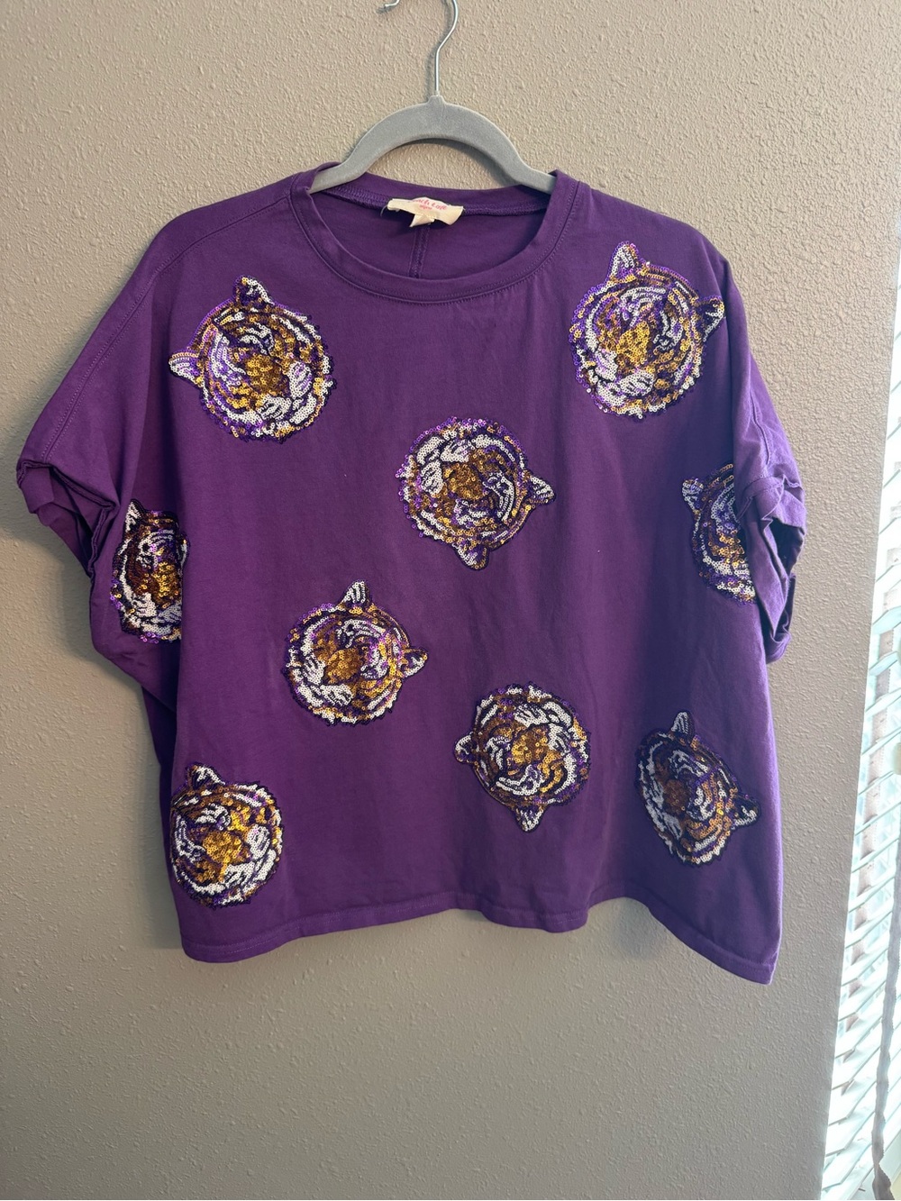 Ladies Pre-Owned LSU Top by Oeach Love Size Small. Has Sequin Tiger Heads on Top